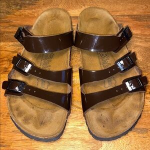 Birki’s Birkenstock Florida Brown Glossy Triple Buckle Sandals Women’s 7
